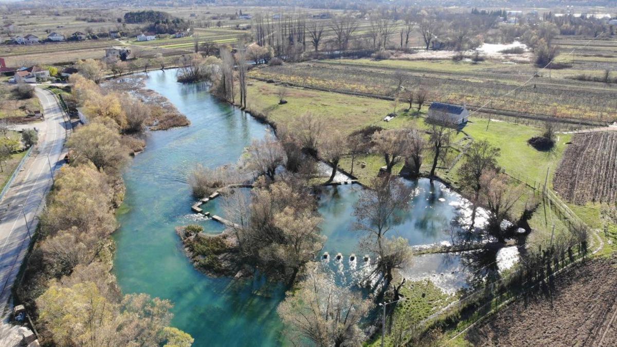On The River Baska Voda Apartment *