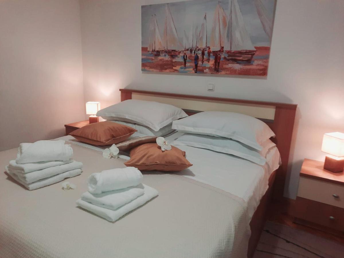 On The River Baska Voda Apartamento *