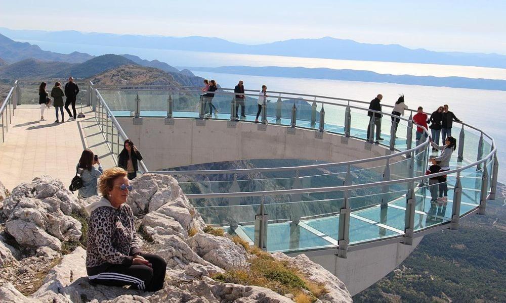 Apartment On The River Baska Voda Imotski